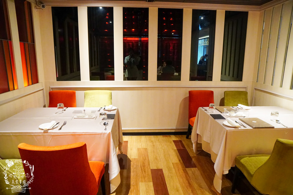 高廬法式餐館|高雄經營20年高貴不貴的法式餐廳!880元就能吃到牛排套餐!高雄情人節生日餐廳推薦!