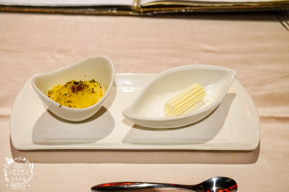 高廬法式餐館|高雄經營20年高貴不貴的法式餐廳!880元就能吃到牛排套餐!高雄情人節生日餐廳推薦!