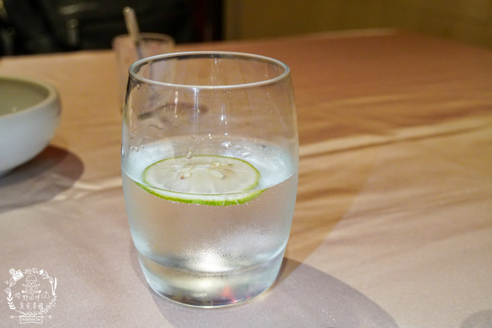 高廬法式餐館|高雄經營20年高貴不貴的法式餐廳!880元就能吃到牛排套餐!高雄情人節生日餐廳推薦!