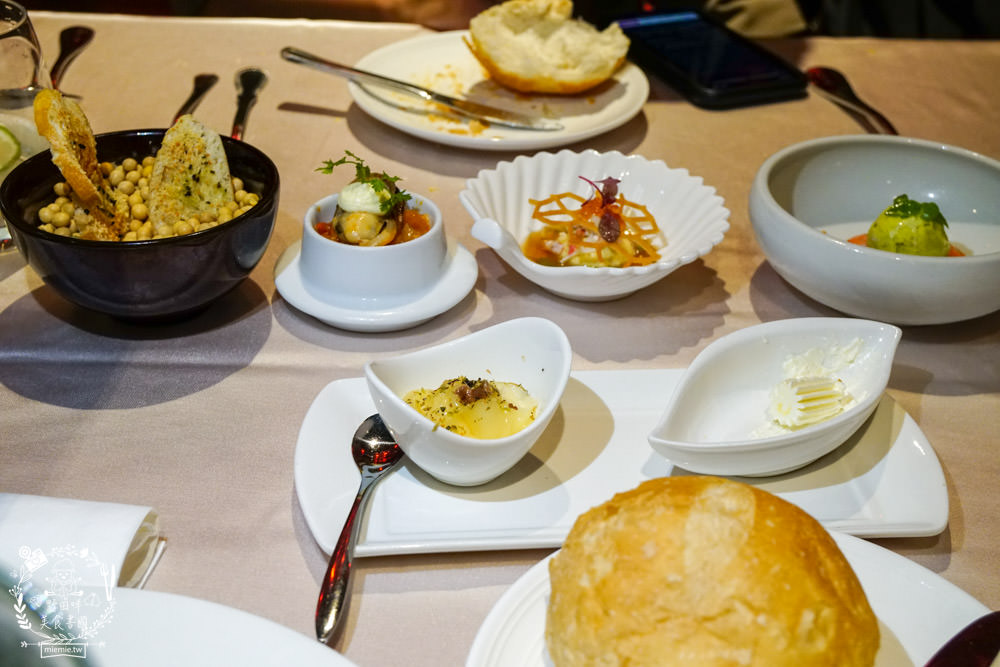 高廬法式餐館|高雄經營20年高貴不貴的法式餐廳!880元就能吃到牛排套餐!高雄情人節生日餐廳推薦!