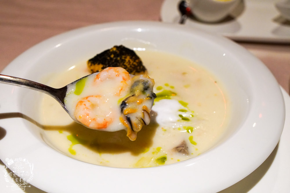 高廬法式餐館|高雄經營20年高貴不貴的法式餐廳!880元就能吃到牛排套餐!高雄情人節生日餐廳推薦!