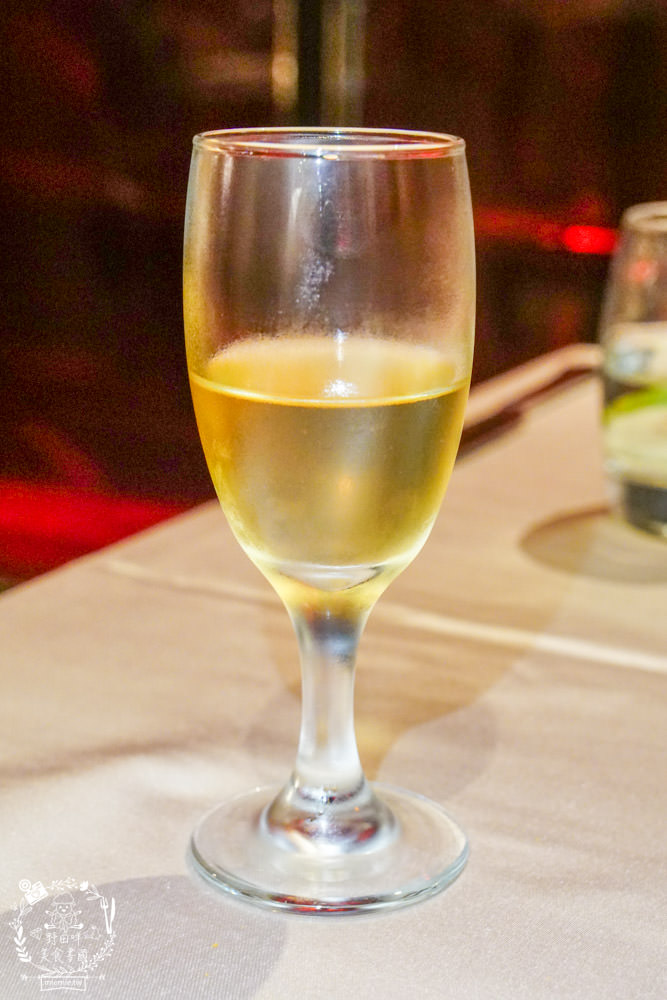 高廬法式餐館|高雄經營20年高貴不貴的法式餐廳!880元就能吃到牛排套餐!高雄情人節生日餐廳推薦!