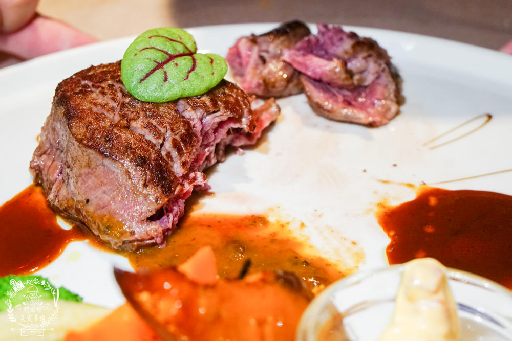 高廬法式餐館|高雄經營20年高貴不貴的法式餐廳!880元就能吃到牛排套餐!高雄情人節生日餐廳推薦!