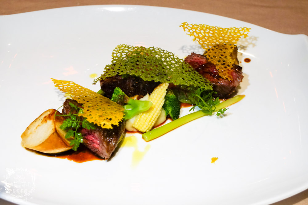 高廬法式餐館|高雄經營20年高貴不貴的法式餐廳!880元就能吃到牛排套餐!高雄情人節生日餐廳推薦!