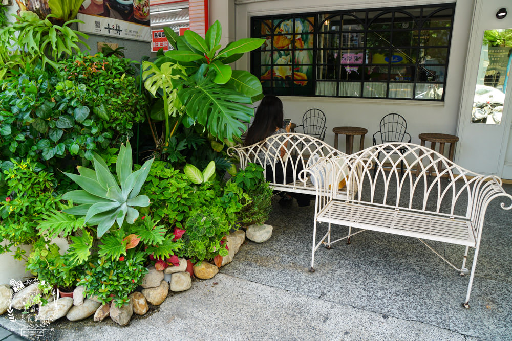 高廬法式餐館|高雄經營20年高貴不貴的法式餐廳!880元就能吃到牛排套餐!高雄情人節生日餐廳推薦!