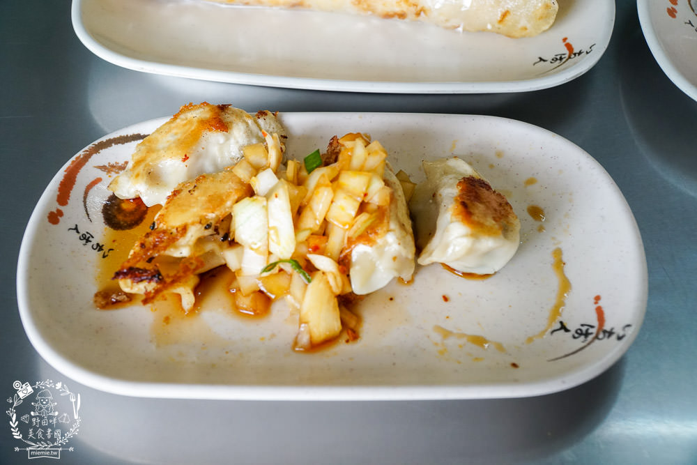 鳳山超人氣排隊早餐[高記早點]每逢假日必排隊的人氣早餐!蛋餅+蔥蛋+油條+洋蔥醬油銷魂必點!