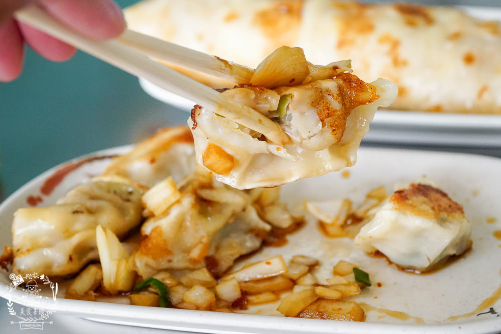 鳳山超人氣排隊早餐[高記早點]每逢假日必排隊的人氣早餐!蛋餅+蔥蛋+油條+洋蔥醬油銷魂必點!