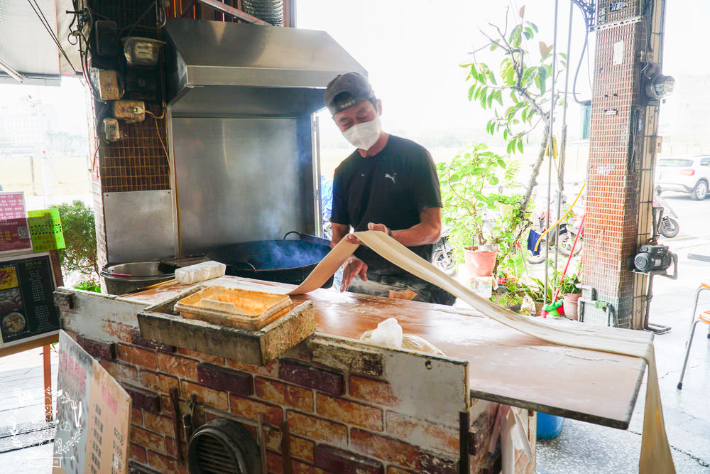 鳳山超人氣排隊早餐[高記早點]每逢假日必排隊的人氣早餐!蛋餅+蔥蛋+油條+洋蔥醬油銷魂必點!
