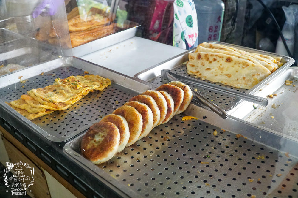 鳳山超人氣排隊早餐[高記早點]每逢假日必排隊的人氣早餐!蛋餅+蔥蛋+油條+洋蔥醬油銷魂必點!