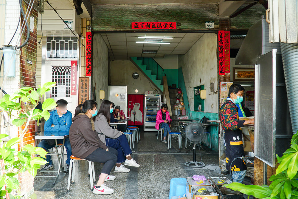 鳳山超人氣排隊早餐[高記早點]每逢假日必排隊的人氣早餐!蛋餅+蔥蛋+油條+洋蔥醬油銷魂必點!