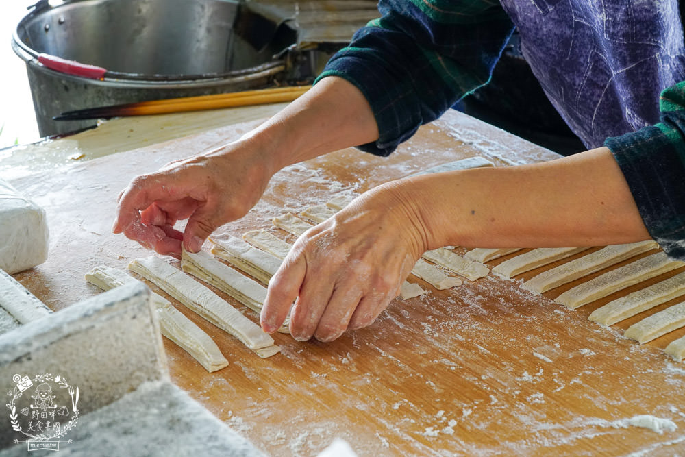 鳳山超人氣排隊早餐[高記早點]每逢假日必排隊的人氣早餐!蛋餅+蔥蛋+油條+洋蔥醬油銷魂必點!