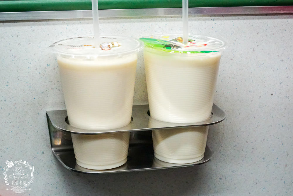 鳳山超人氣排隊早餐[高記早點]每逢假日必排隊的人氣早餐!蛋餅+蔥蛋+油條+洋蔥醬油銷魂必點!