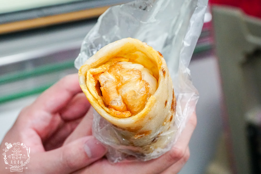 鳳山超人氣排隊早餐[高記早點]每逢假日必排隊的人氣早餐!蛋餅+蔥蛋+油條+洋蔥醬油銷魂必點!
