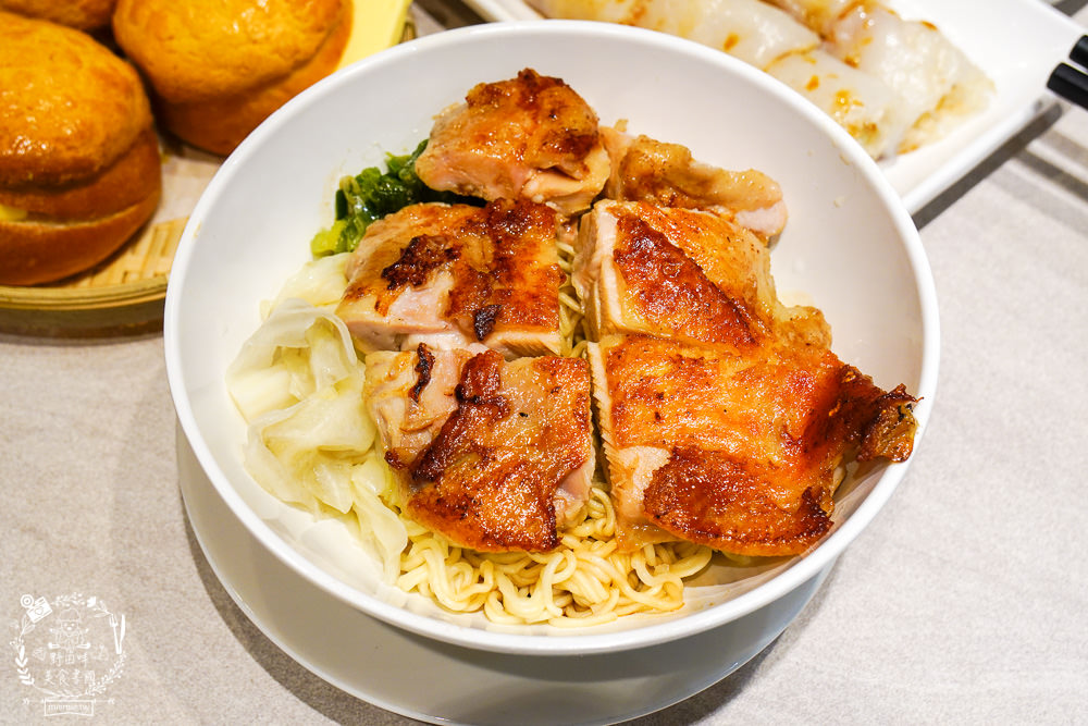 點點心|高雄夢時代超人氣港式點心!超可愛豬仔流沙包拍照打卡超有趣!連平日都要排隊的超人氣餐廳!