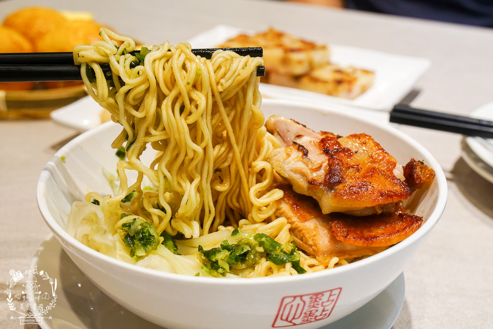 點點心|高雄夢時代超人氣港式點心!超可愛豬仔流沙包拍照打卡超有趣!連平日都要排隊的超人氣餐廳!