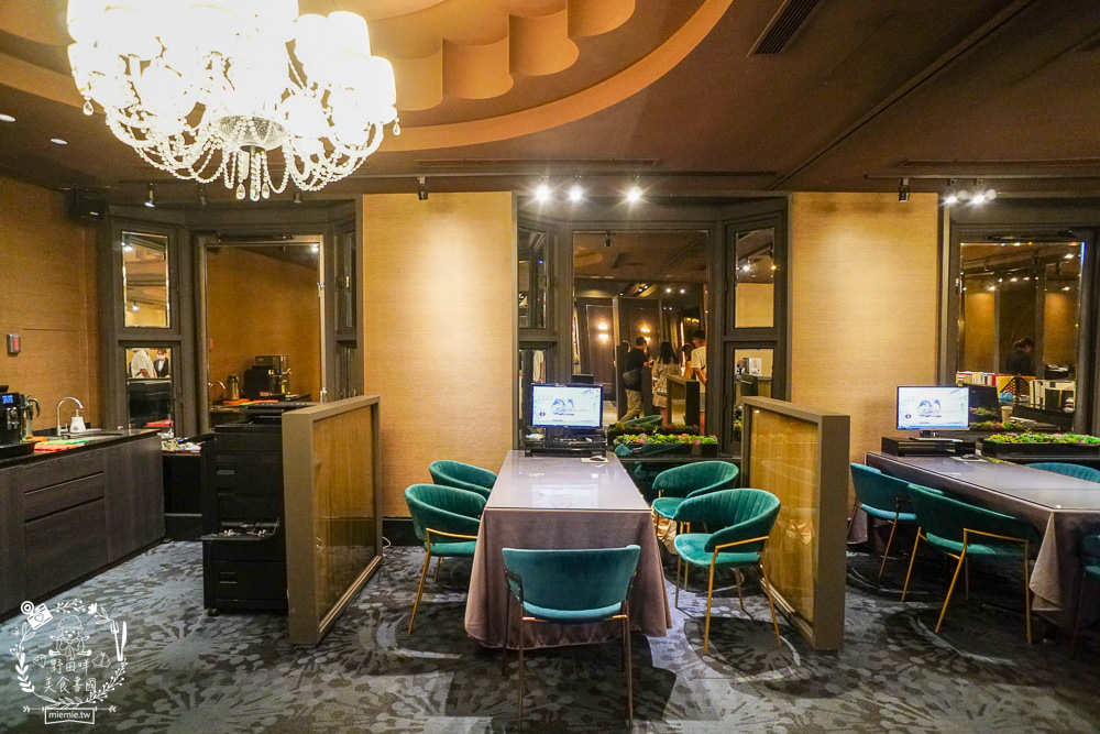 高雄婚宴推薦[聯上大飯店晶綺盛宴博愛館]全新設備的華麗場地+聘請獲獎無數的20年資歷主廚！