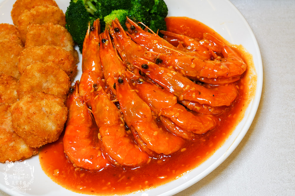 高雄婚宴推薦[聯上大飯店晶綺盛宴博愛館]全新設備的華麗場地+聘請獲獎無數的20年資歷主廚！