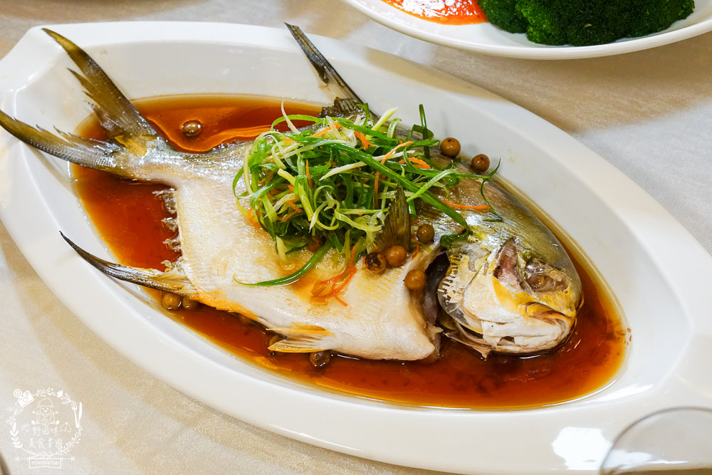 高雄婚宴推薦[聯上大飯店晶綺盛宴博愛館]全新設備的華麗場地+聘請獲獎無數的20年資歷主廚！