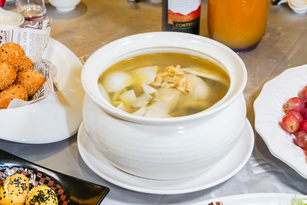 高雄婚宴推薦[聯上大飯店晶綺盛宴博愛館]全新設備的華麗場地+聘請獲獎無數的20年資歷主廚！