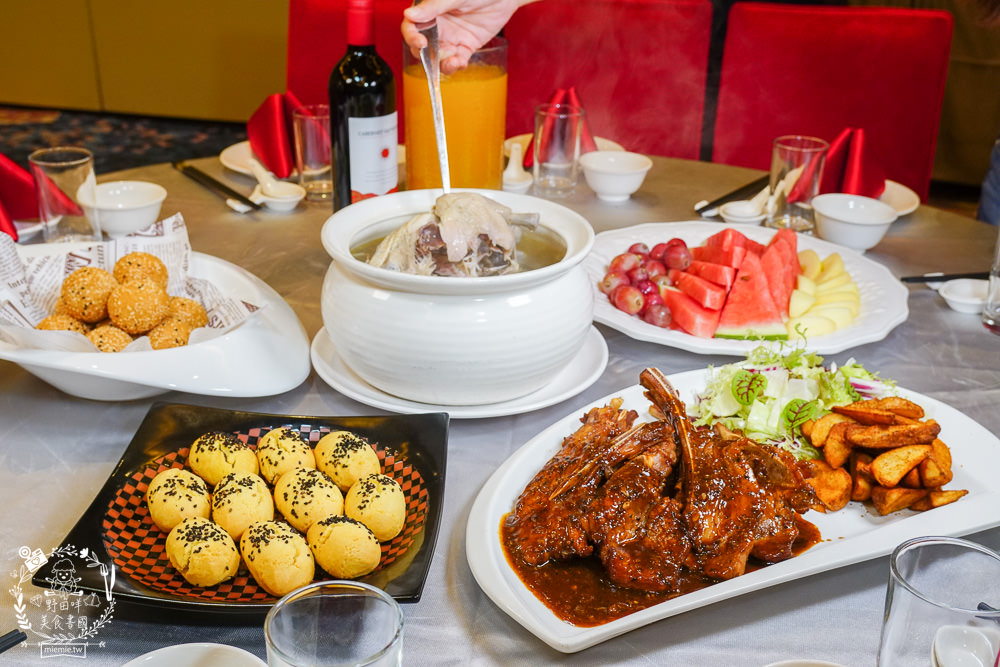 高雄婚宴推薦[聯上大飯店晶綺盛宴博愛館]全新設備的華麗場地+聘請獲獎無數的20年資歷主廚！