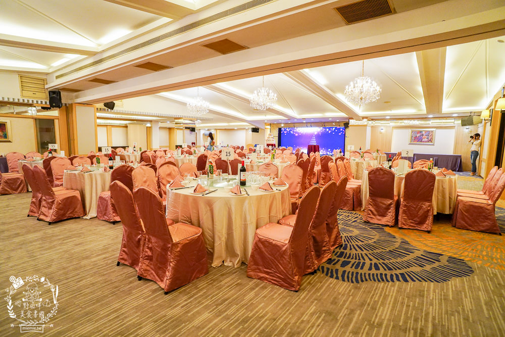高雄婚宴推薦[聯上大飯店晶綺盛宴博愛館]全新設備的華麗場地+聘請獲獎無數的20年資歷主廚！