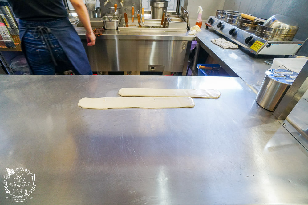 高雄真男饌品疆食堂!聘請新疆廚師製作道地皮帶麵!飽滿水餃一顆抵兩顆? - 第8張圖 高雄真男饌品疆食堂!聘請新疆廚師製作道地皮帶麵!飽滿水餃一顆抵兩顆?