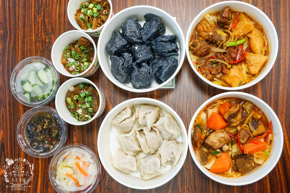 高雄真男饌品疆食堂 聘請新疆廚師製作道地皮帶麵 飽滿水餃一顆抵兩顆 野田咩的美食書國