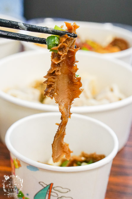 高雄真男饌品疆食堂!聘請新疆廚師製作道地皮帶麵!飽滿水餃一顆抵兩顆? - 第36張圖 高雄真男饌品疆食堂!聘請新疆廚師製作道地皮帶麵!飽滿水餃一顆抵兩顆?