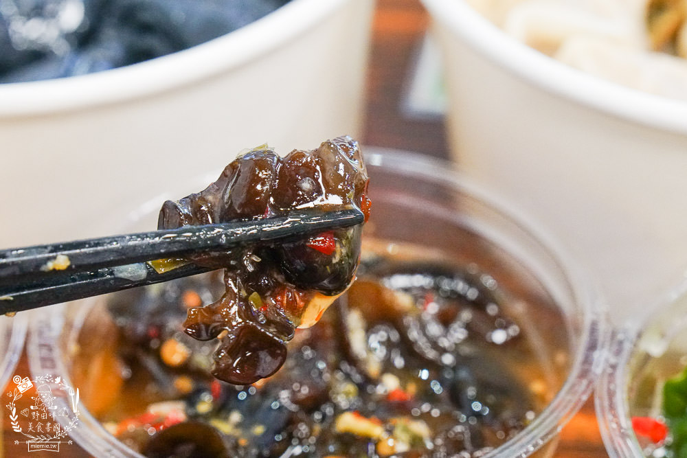 高雄真男饌品疆食堂!聘請新疆廚師製作道地皮帶麵!飽滿水餃一顆抵兩顆? - 第39張圖 高雄真男饌品疆食堂!聘請新疆廚師製作道地皮帶麵!飽滿水餃一顆抵兩顆?