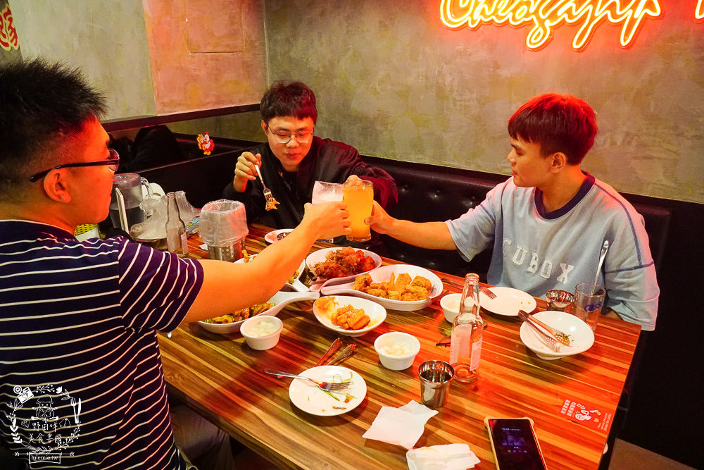 高雄首間人氣韓式炸雞起家雞Cheogajip開賣囉!去骨人氣青蔥雞肉銷魂好吃!頂級洋釀香甜入味 - 第46張圖 高雄首間人氣韓式炸雞起家雞Cheogajip開賣囉!去骨人氣青蔥雞肉銷魂好吃!頂級洋釀香甜入味