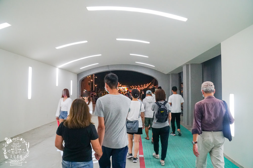 全台最美-高雄鼓山魚市場|高雄最CHILL的港邊景色+透明玻璃屋漁市場!見證哈瑪星最繁榮時刻!高雄新景點推薦! - 第6張圖 全台最美-高雄鼓山魚市場|高雄最CHILL的港邊景色+透明玻璃屋漁市場!見證哈瑪星最繁榮時刻!高雄新景點推薦!