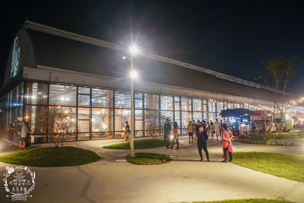 全台最美-高雄鼓山魚市場|高雄最CHILL的港邊景色+透明玻璃屋漁市場!見證哈瑪星最繁榮時刻!高雄新景點推薦! - 第37張圖 全台最美-高雄鼓山魚市場|高雄最CHILL的港邊景色+透明玻璃屋漁市場!見證哈瑪星最繁榮時刻!高雄新景點推薦!