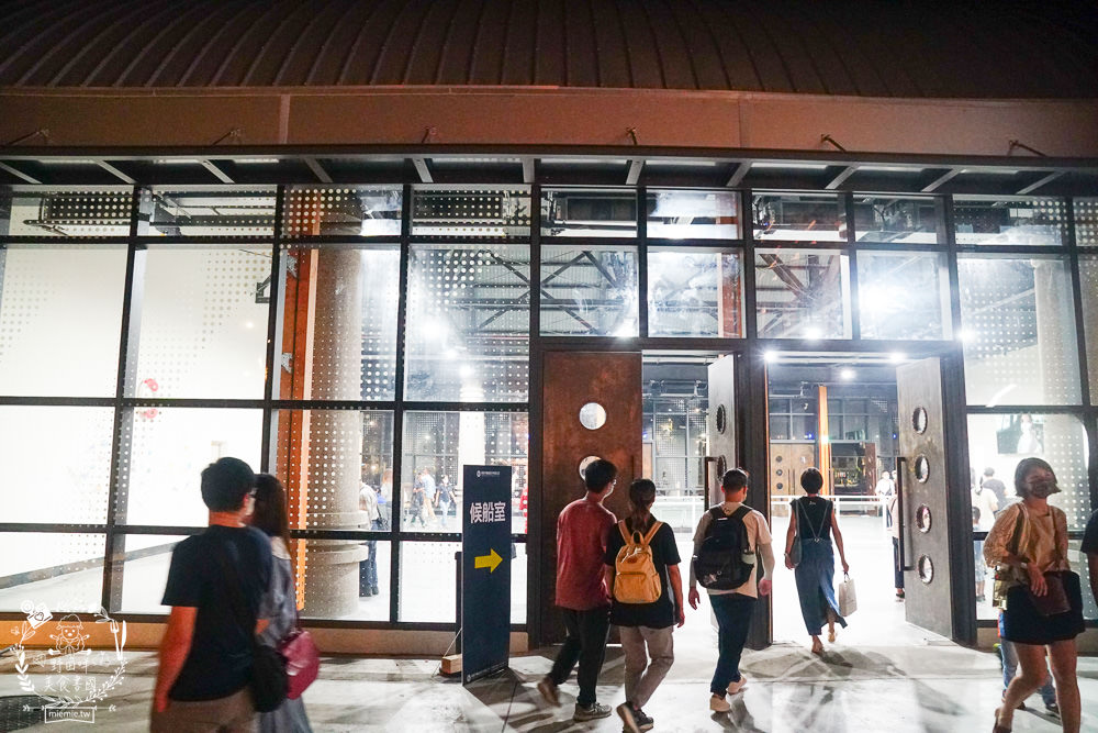 全台最美-高雄鼓山魚市場|高雄最CHILL的港邊景色+透明玻璃屋漁市場!見證哈瑪星最繁榮時刻!高雄新景點推薦! - 第9張圖 全台最美-高雄鼓山魚市場|高雄最CHILL的港邊景色+透明玻璃屋漁市場!見證哈瑪星最繁榮時刻!高雄新景點推薦!