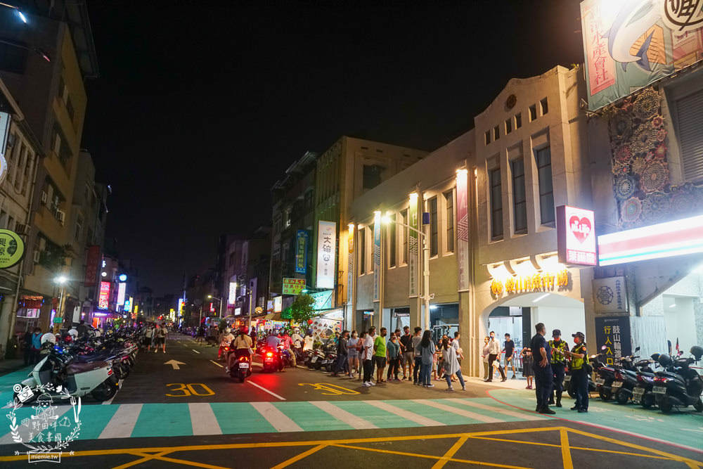 全台最美-高雄鼓山魚市場|高雄最CHILL的港邊景色+透明玻璃屋漁市場!見證哈瑪星最繁榮時刻!高雄新景點推薦! - 第2張圖 全台最美-高雄鼓山魚市場|高雄最CHILL的港邊景色+透明玻璃屋漁市場!見證哈瑪星最繁榮時刻!高雄新景點推薦!