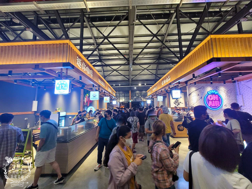 全台最美-高雄鼓山魚市場|高雄最CHILL的港邊景色+透明玻璃屋漁市場!見證哈瑪星最繁榮時刻!高雄新景點推薦! - 第18張圖 全台最美-高雄鼓山魚市場|高雄最CHILL的港邊景色+透明玻璃屋漁市場!見證哈瑪星最繁榮時刻!高雄新景點推薦!