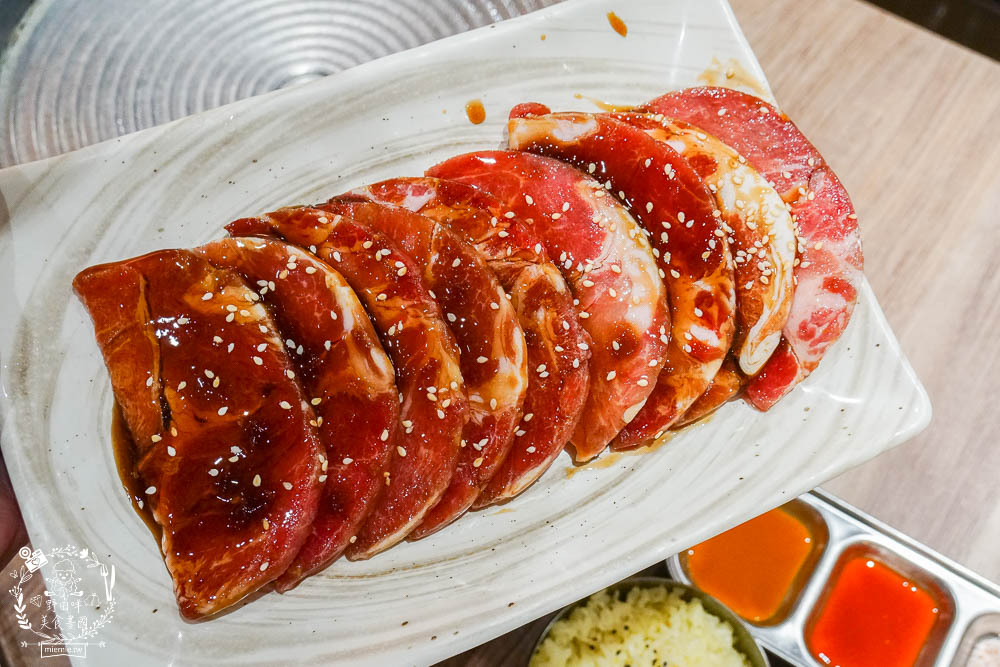 高雄[高麗.菜韓式料理]仁雄路超人氣韓式料理!炸醬麵銷魂美味!香噴噴韓式烤肉超誘人!