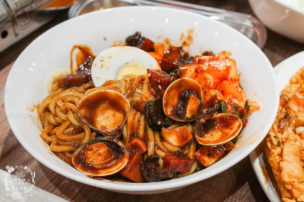 高雄[高麗.菜韓式料理]仁雄路超人氣韓式料理!炸醬麵銷魂美味!香噴噴韓式烤肉超誘人!