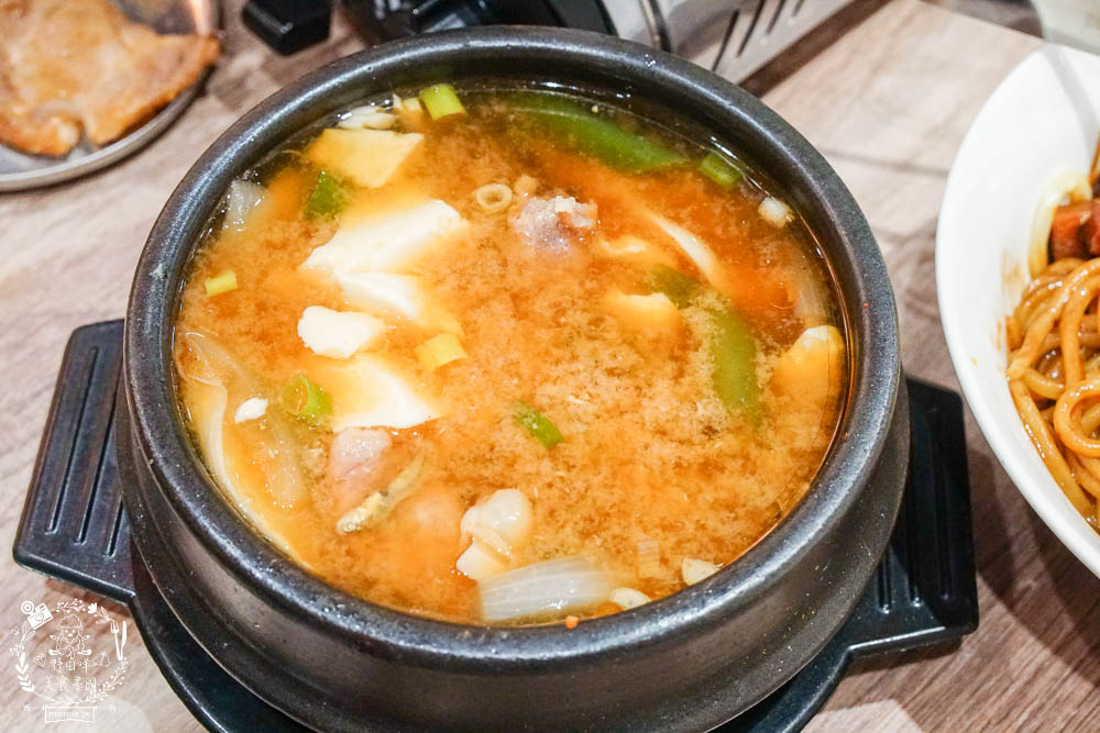 高雄[高麗.菜韓式料理]仁雄路超人氣韓式料理!炸醬麵銷魂美味!香噴噴韓式烤肉超誘人!