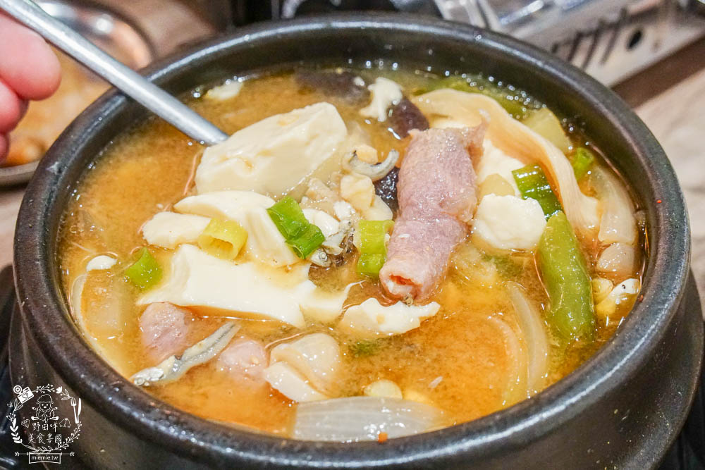 高雄[高麗.菜韓式料理]仁雄路超人氣韓式料理!炸醬麵銷魂美味!香噴噴韓式烤肉超誘人!