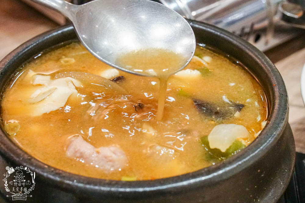 高雄[高麗.菜韓式料理]仁雄路超人氣韓式料理!炸醬麵銷魂美味!香噴噴韓式烤肉超誘人!