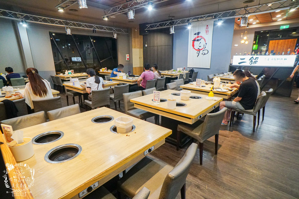 高雄鬥牛士二鍋楠梓店|350元超澎湃火鍋吃到飽!選項破百的霸氣自助吧!限量火山爆發大肉盤+熊熊冰磚超貼心~