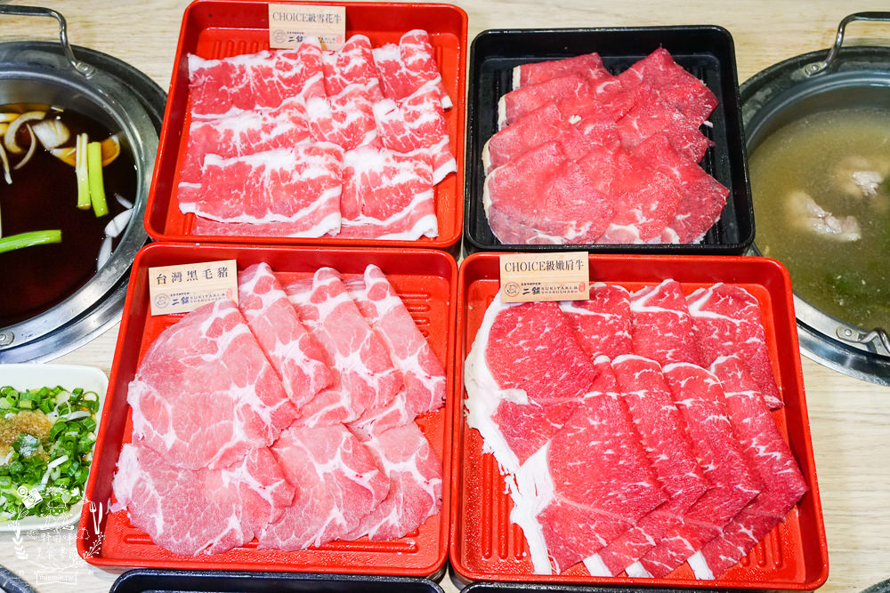 高雄鬥牛士二鍋楠梓店|350元超澎湃火鍋吃到飽!選項破百的霸氣自助吧!限量火山爆發大肉盤+熊熊冰磚超貼心~