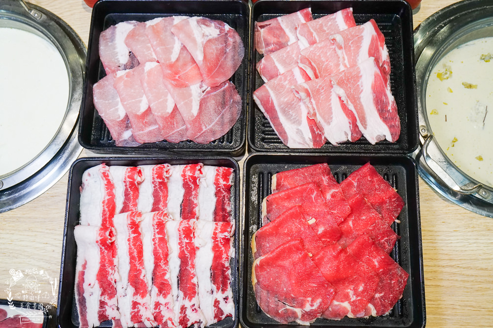 高雄鬥牛士二鍋楠梓店|350元超澎湃火鍋吃到飽!選項破百的霸氣自助吧!限量火山爆發大肉盤+熊熊冰磚超貼心~