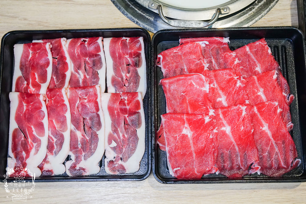 高雄鬥牛士二鍋楠梓店|350元超澎湃火鍋吃到飽!選項破百的霸氣自助吧!限量火山爆發大肉盤+熊熊冰磚超貼心~