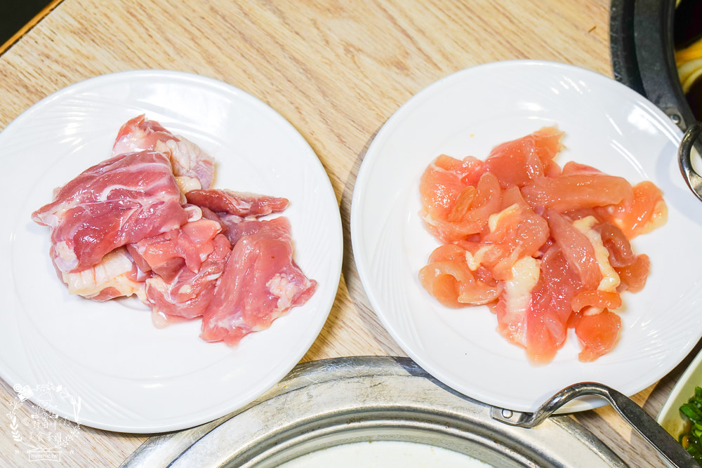 高雄鬥牛士二鍋楠梓店|350元超澎湃火鍋吃到飽!選項破百的霸氣自助吧!限量火山爆發大肉盤+熊熊冰磚超貼心~