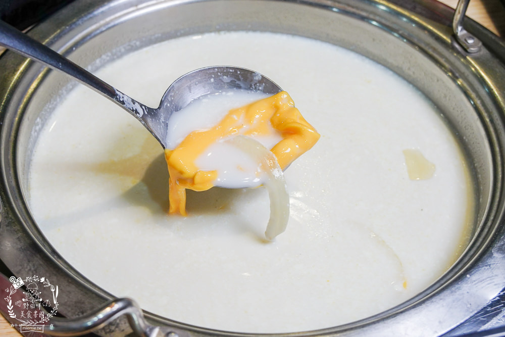 高雄鬥牛士二鍋楠梓店|350元超澎湃火鍋吃到飽!選項破百的霸氣自助吧!限量火山爆發大肉盤+熊熊冰磚超貼心~