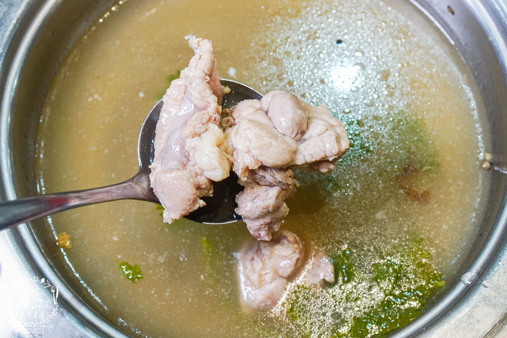 高雄鬥牛士二鍋楠梓店|350元超澎湃火鍋吃到飽!選項破百的霸氣自助吧!限量火山爆發大肉盤+熊熊冰磚超貼心~