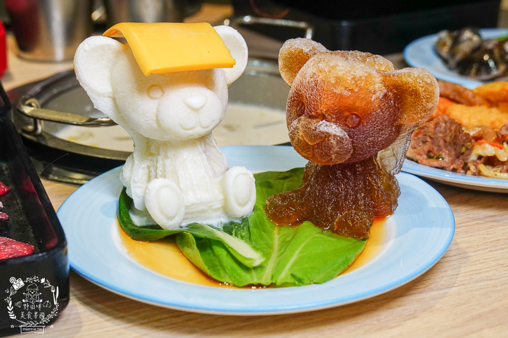 高雄鬥牛士二鍋楠梓店|350元超澎湃火鍋吃到飽!選項破百的霸氣自助吧!限量火山爆發大肉盤+熊熊冰磚超貼心~