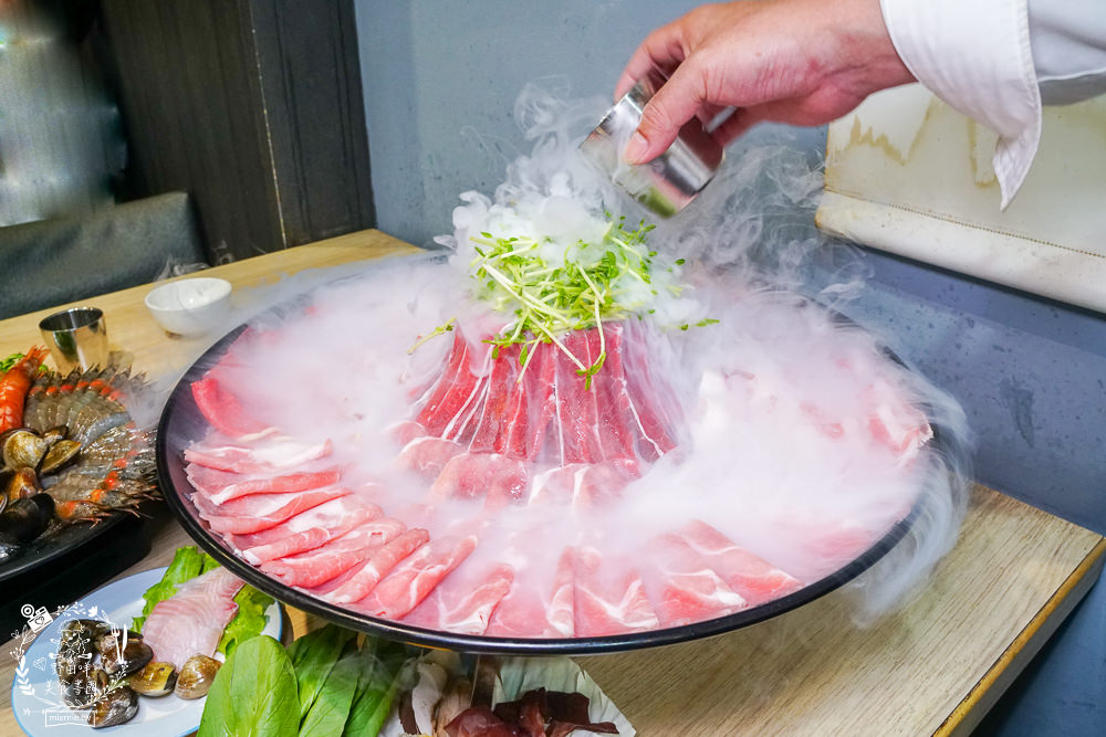 高雄鬥牛士二鍋楠梓店|350元超澎湃火鍋吃到飽!選項破百的霸氣自助吧!限量火山爆發大肉盤+熊熊冰磚超貼心~