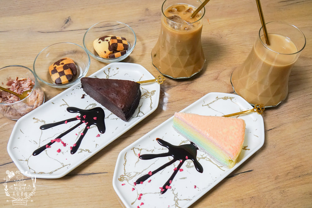 魔法咪嚕寵物咖啡館|台南超人氣寵物餐廳!10多隻萌寵陪伴用餐療癒到融化了!不訂位就容易撲空唷!